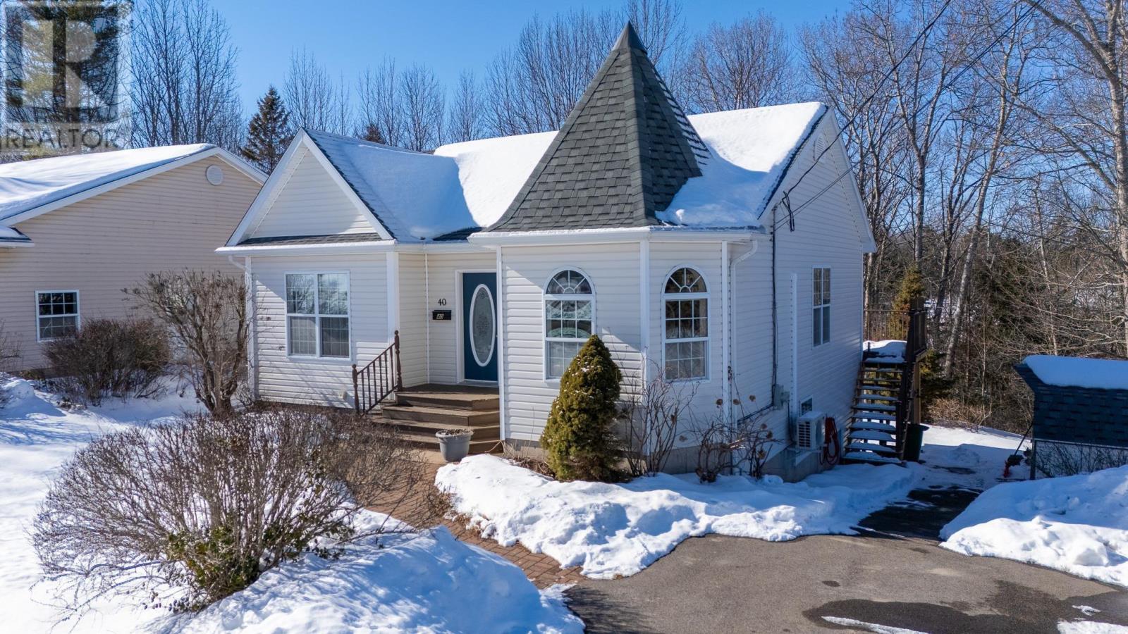 40 Douglas Street, New Minas, Nova Scotia  B4N 5P6 - Photo 2 - 202604052