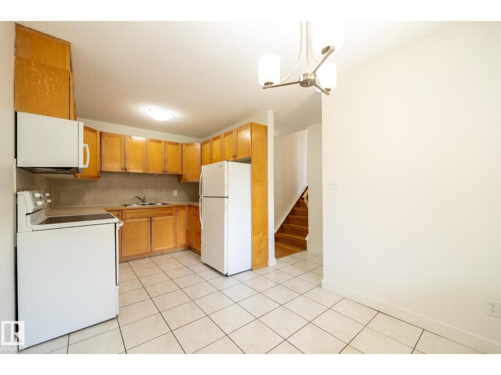 744 Saddleback Rd Nw, Edmonton, Alberta  T6J 5E6 - Photo 6 - E4483680