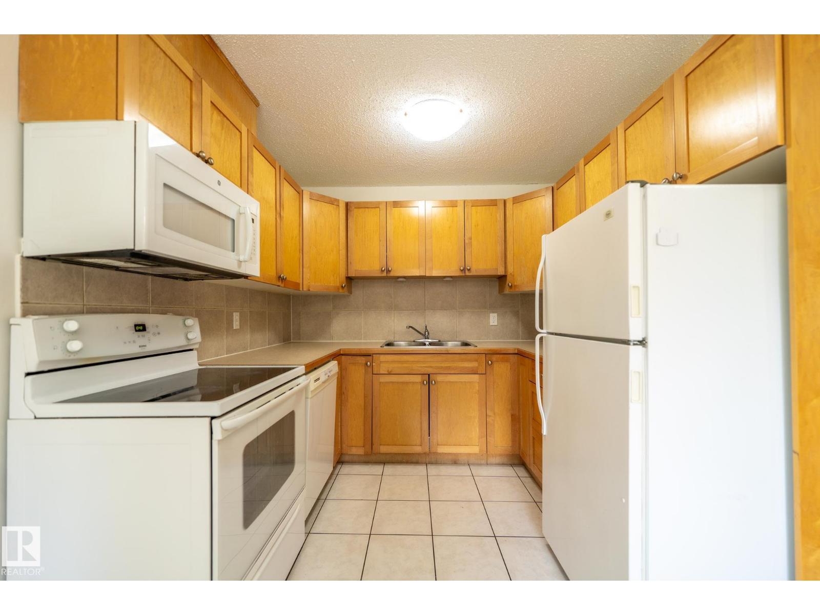 744 Saddleback Rd Nw, Edmonton, Alberta  T6J 5E6 - Photo 7 - E4483680