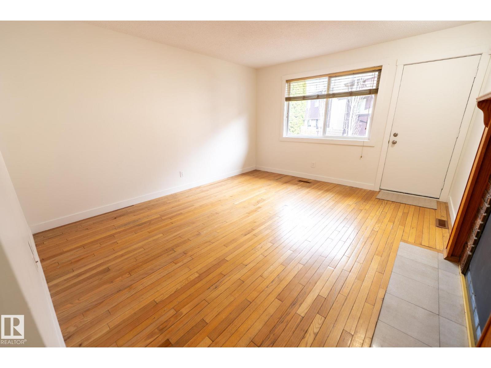 744 Saddleback Rd Nw, Edmonton, Alberta  T6J 5E6 - Photo 9 - E4483680