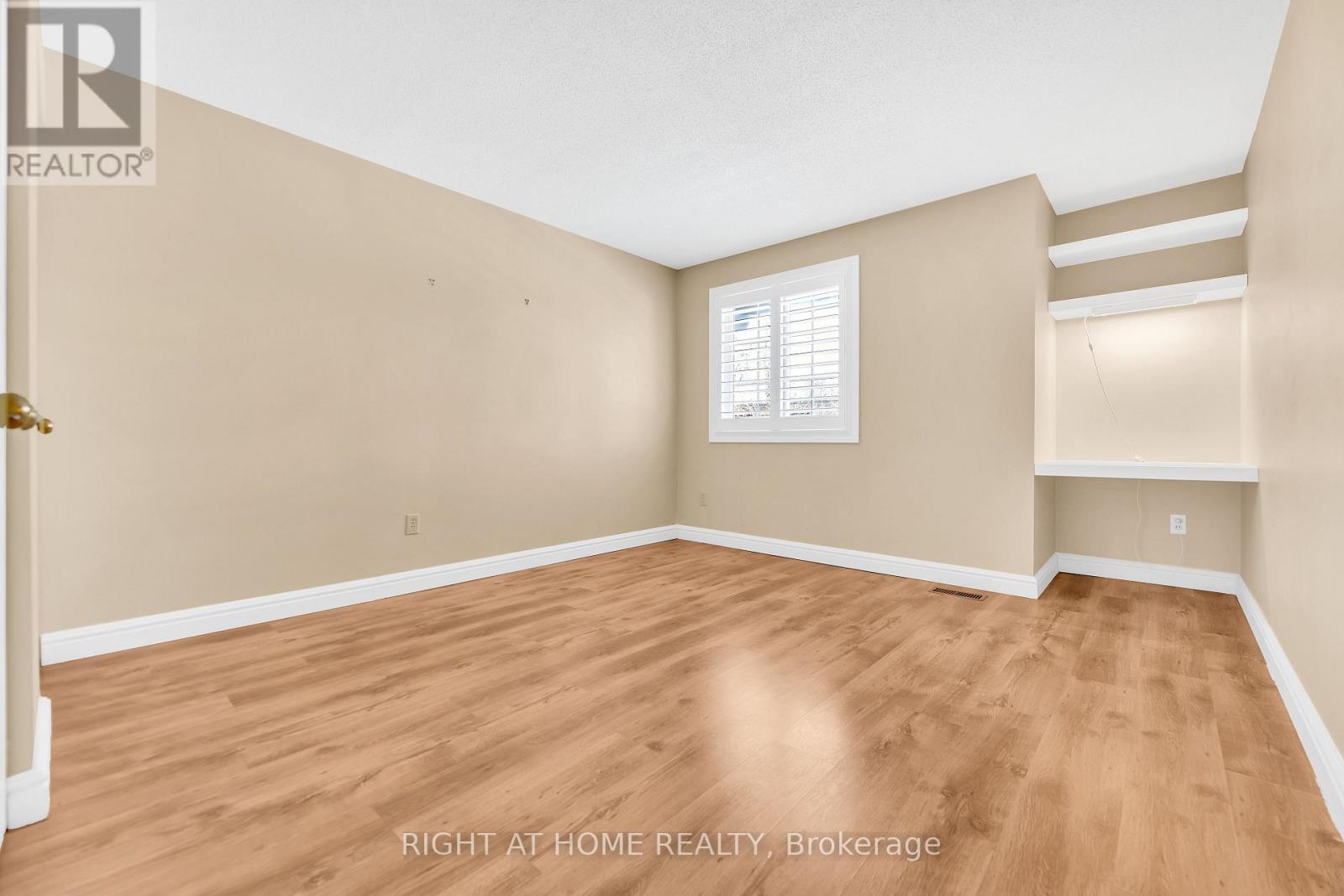 3 - 104 Woodlawn Road E, Guelph, Ontario  N1E 1B7 - Photo 25 - X13033820