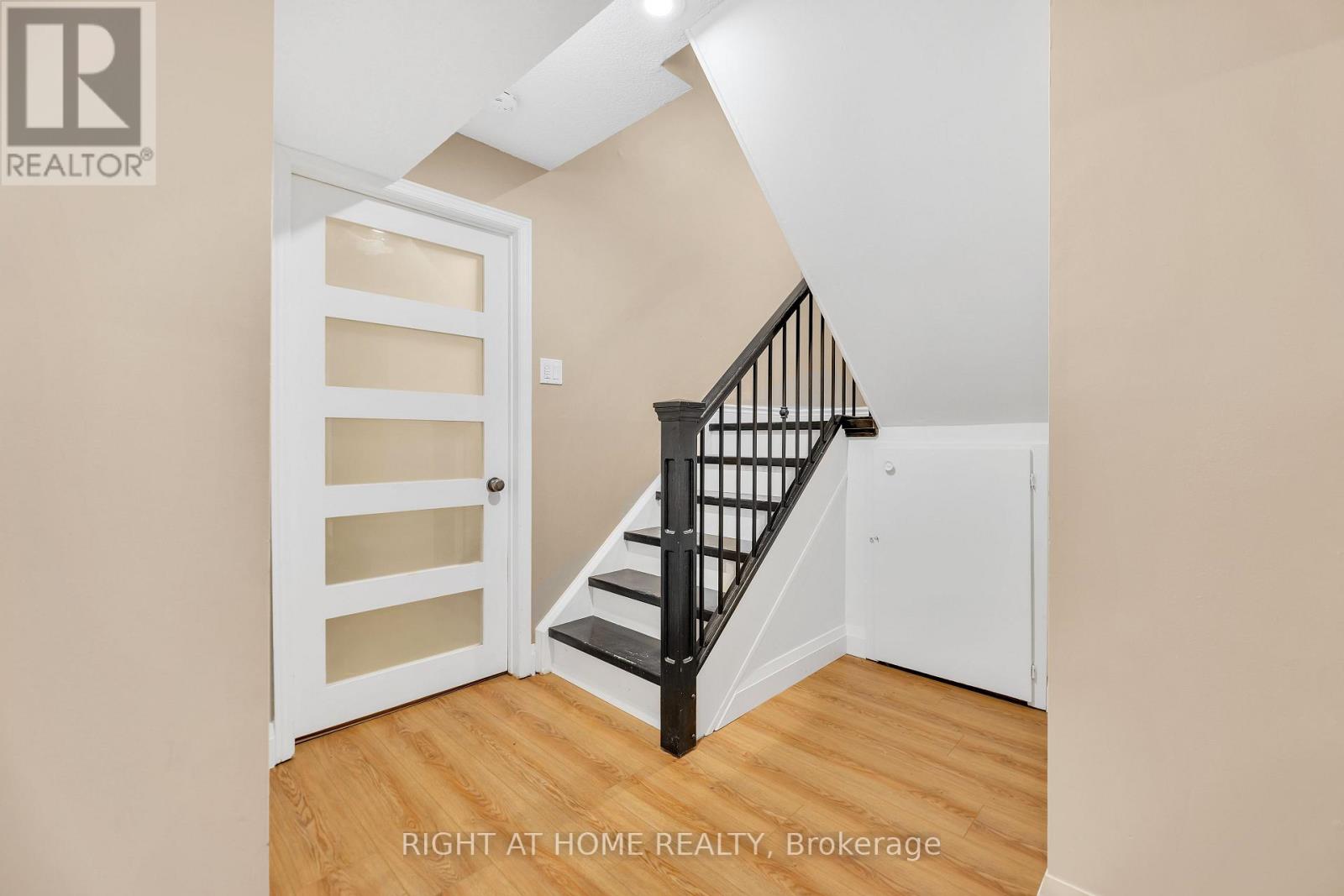 3 - 104 Woodlawn Road E, Guelph, Ontario  N1E 1B7 - Photo 27 - X13033820