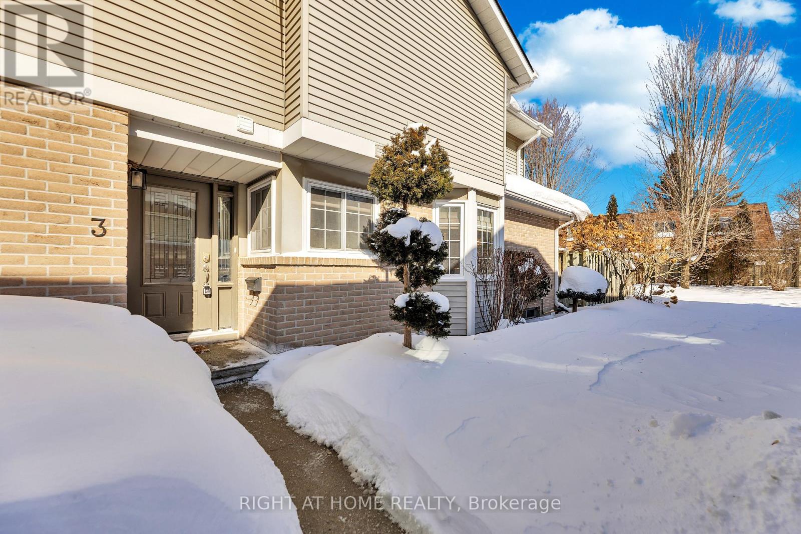 3 - 104 Woodlawn Road E, Guelph, Ontario  N1E 1B7 - Photo 4 - X13033820
