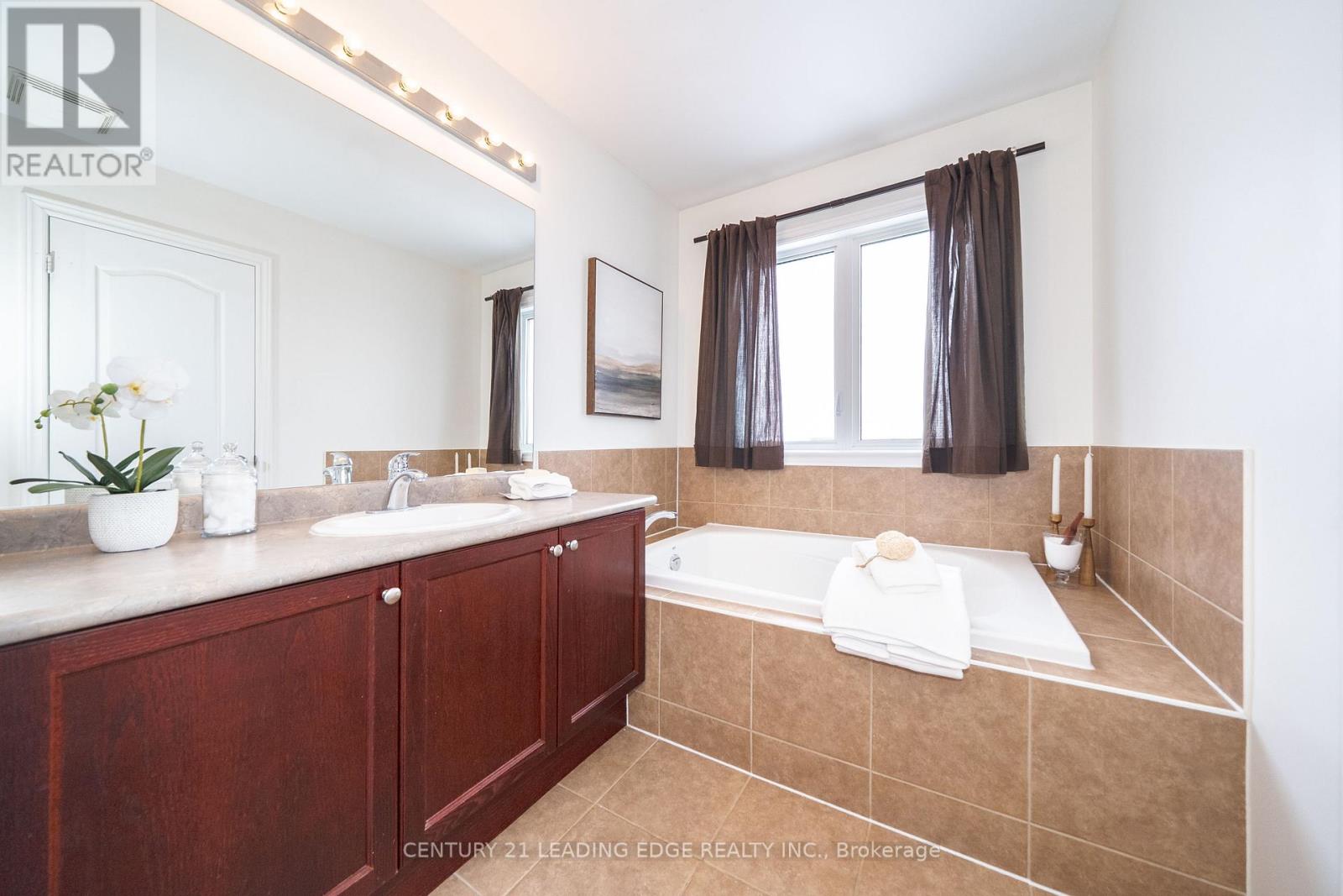 47 Hoppington Avenue, Whitchurch-Stouffville, Ontario  L4A 0L1 - Photo 12 - N12898660