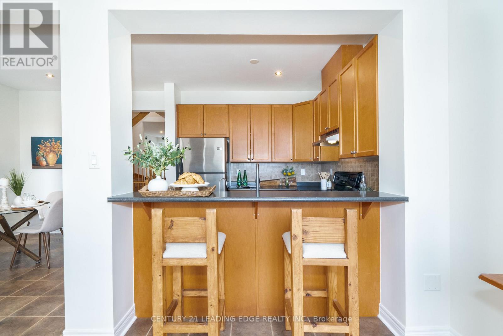 47 Hoppington Avenue, Whitchurch-Stouffville, Ontario  L4A 0L1 - Photo 6 - N12898660