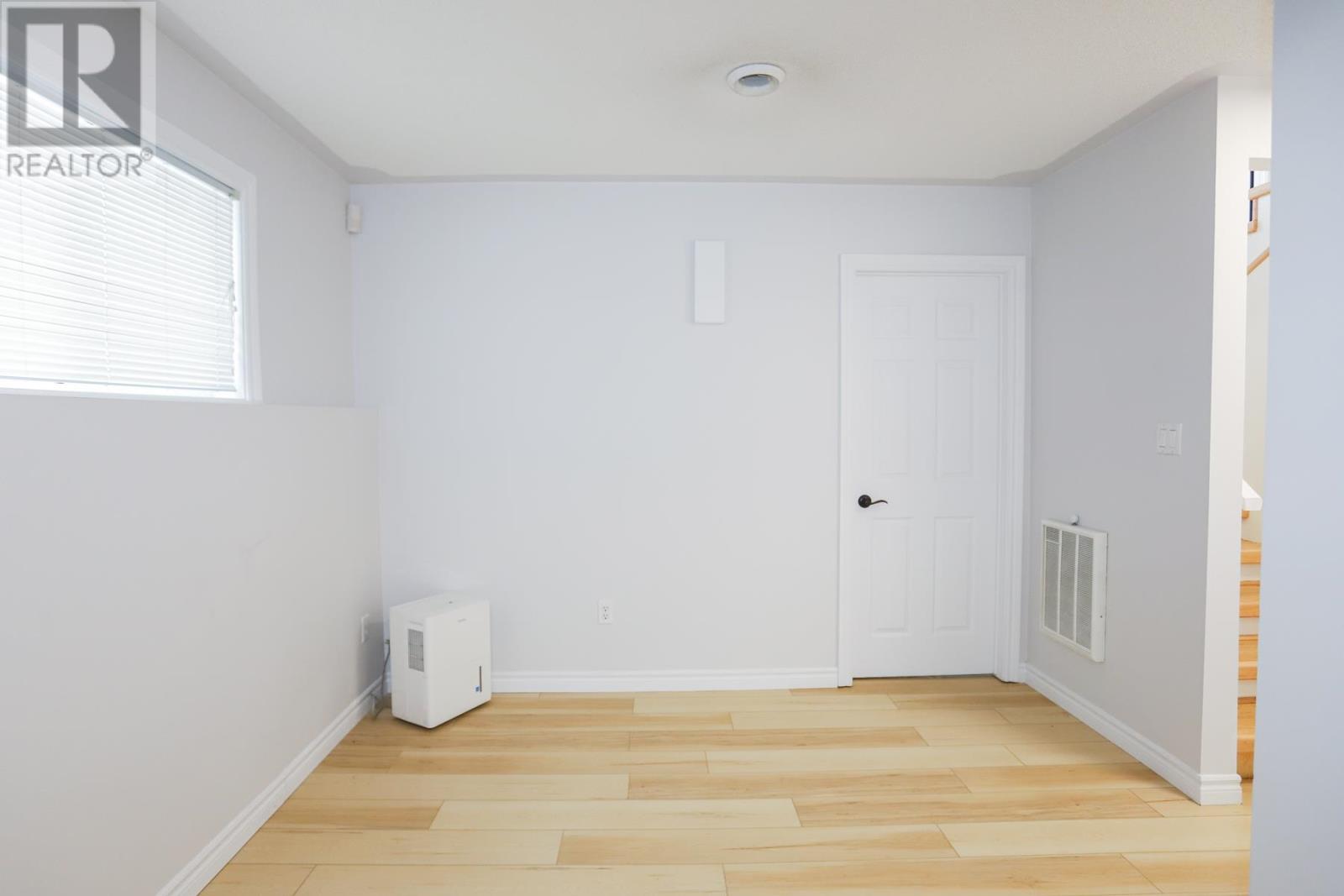 967 Lake St, Sault Ste. Marie, Ontario  P6B 6C9 - Photo 37 - SM260410