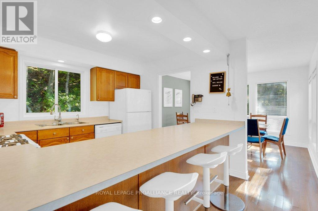 1018c Leisure Lane, Frontenac (Frontenac North), Ontario  K0H 1K0 - Photo 9 - X12991630