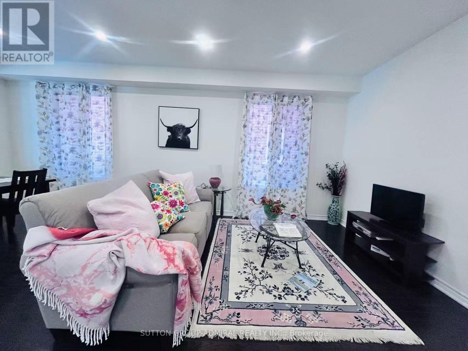 81 Livante Court, Markham, Ontario  L6C 1J5 - Photo 5 - N13031326