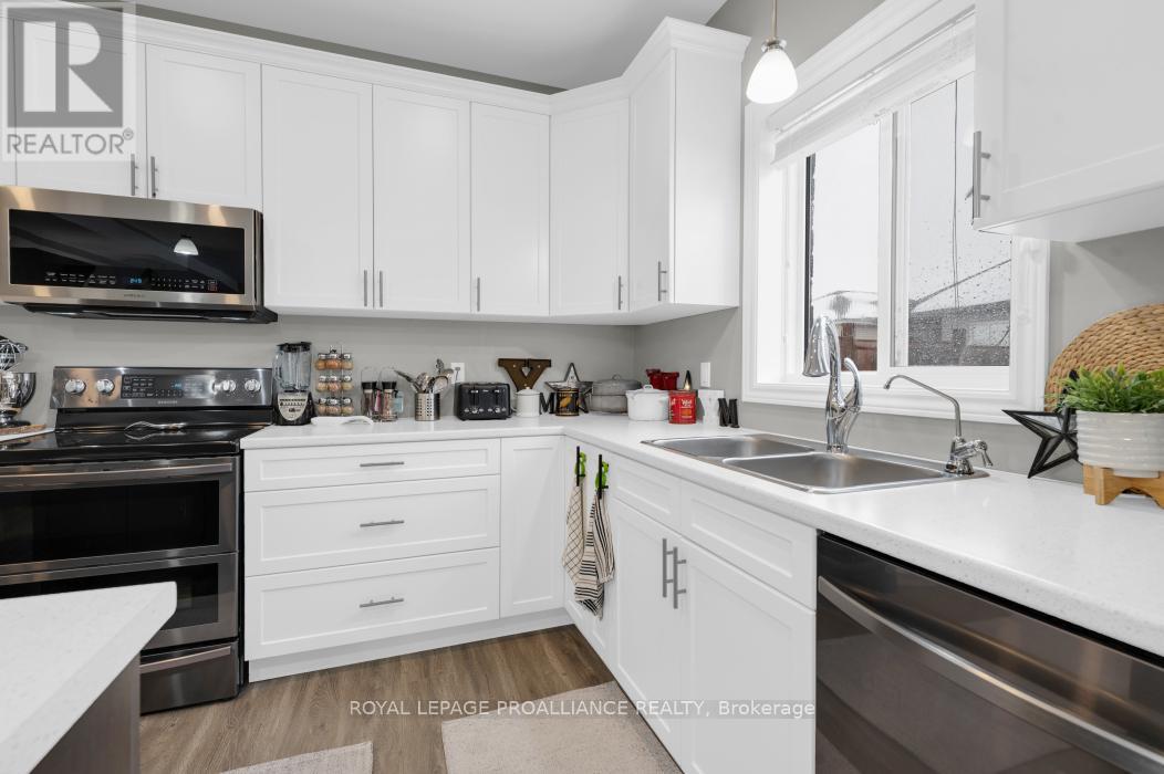 49 Redwood Drive, Belleville (Thurlow Ward), Ontario  K8N 0K3 - Photo 14 - X13020430