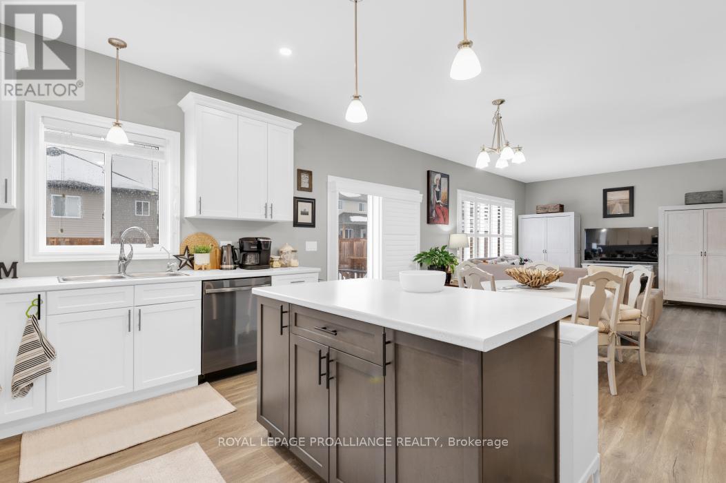 49 Redwood Drive, Belleville (Thurlow Ward), Ontario  K8N 0K3 - Photo 13 - X13020430