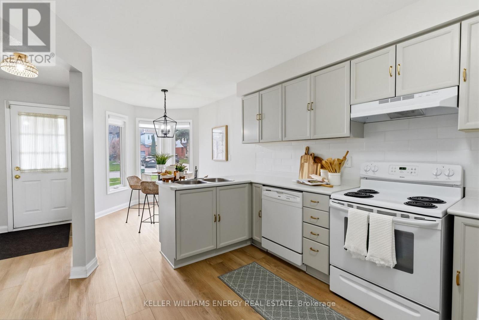 35 Teddington Crescent, Whitby, Ontario L1R 1S5 - Photo 16 - E13033866