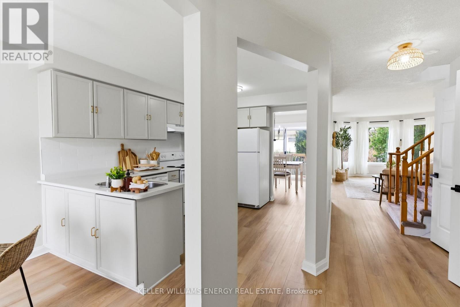 35 Teddington Crescent, Whitby, Ontario L1R 1S5 - Photo 6 - E13033866