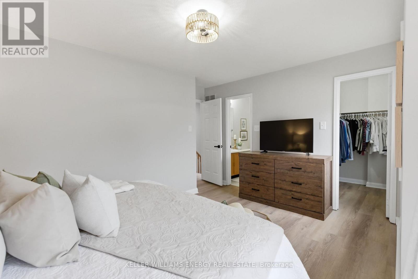 35 Teddington Crescent, Whitby, Ontario L1R 1S5 - Photo 9 - E13033866