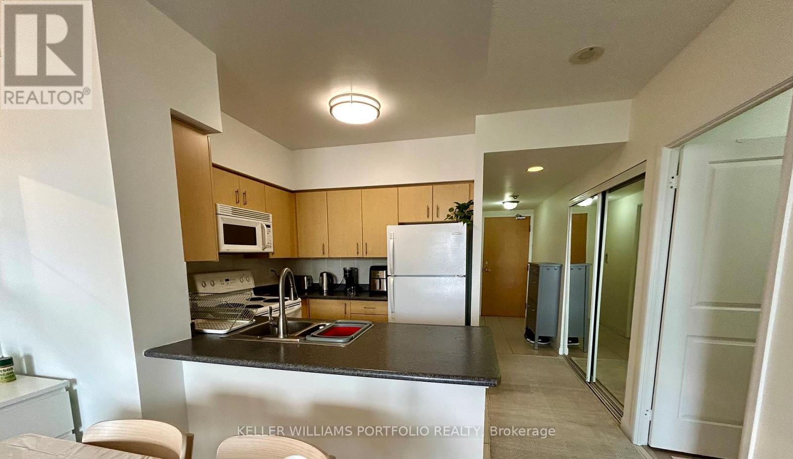 2801 - 4968 Yonge Street, Toronto, Ontario  M2N 7G9 - Photo 3 - C13033844