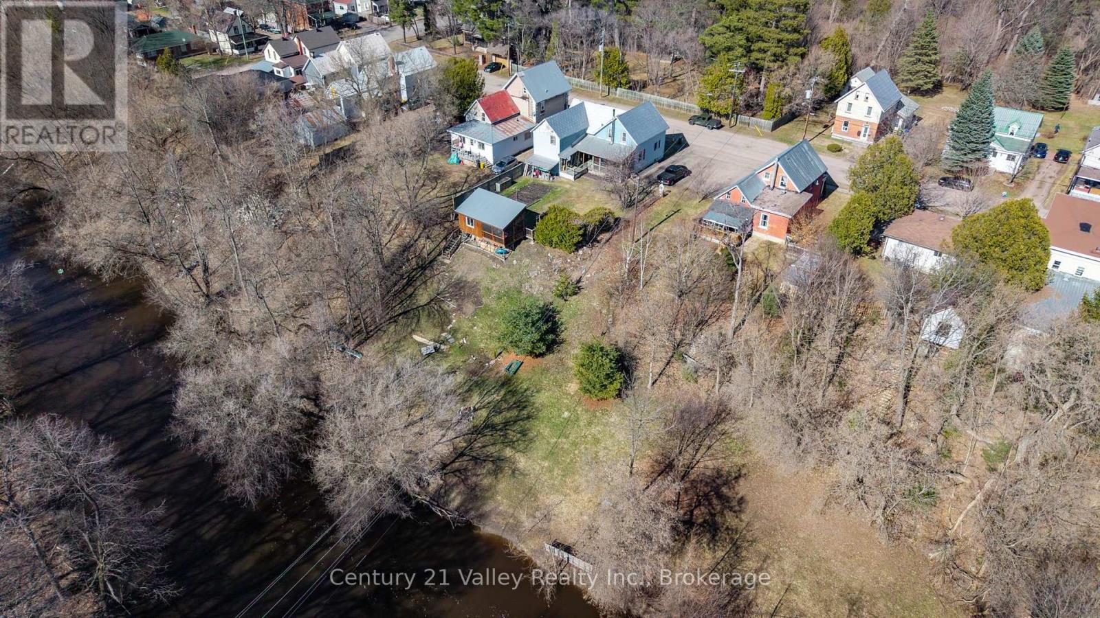 442 Moffat Street, Pembroke, Ontario  K8A 3Y1 - Photo 2 - X13033838