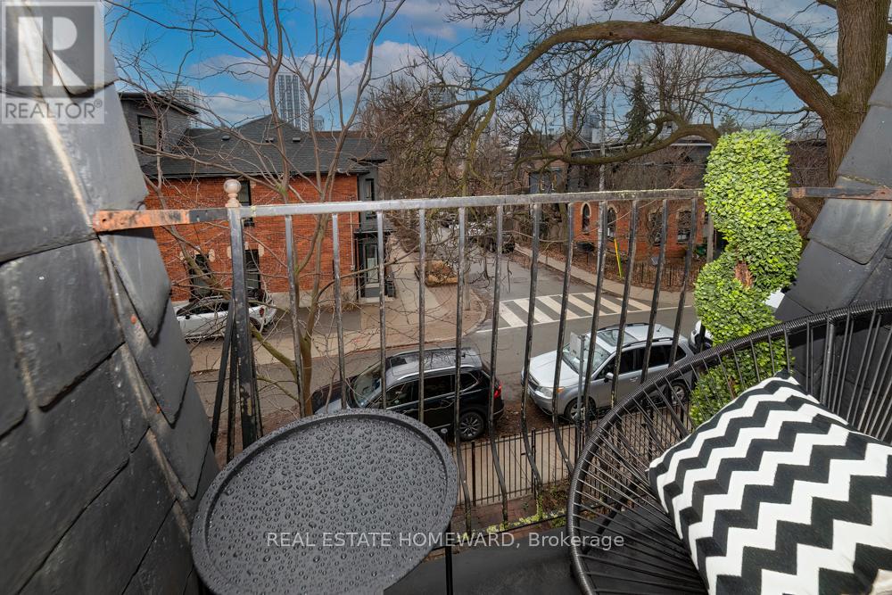 136 Spruce Street, Toronto, Ontario  M5A 2J5 - Photo 16 - C12999310