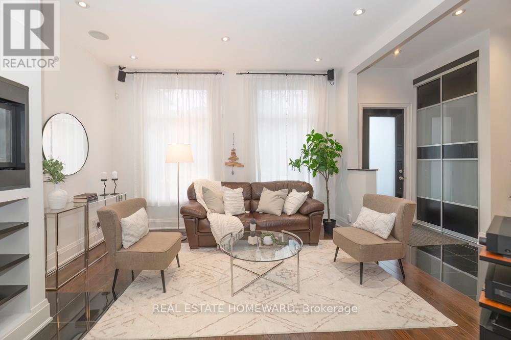 136 Spruce Street, Toronto, Ontario  M5A 2J5 - Photo 5 - C12999310