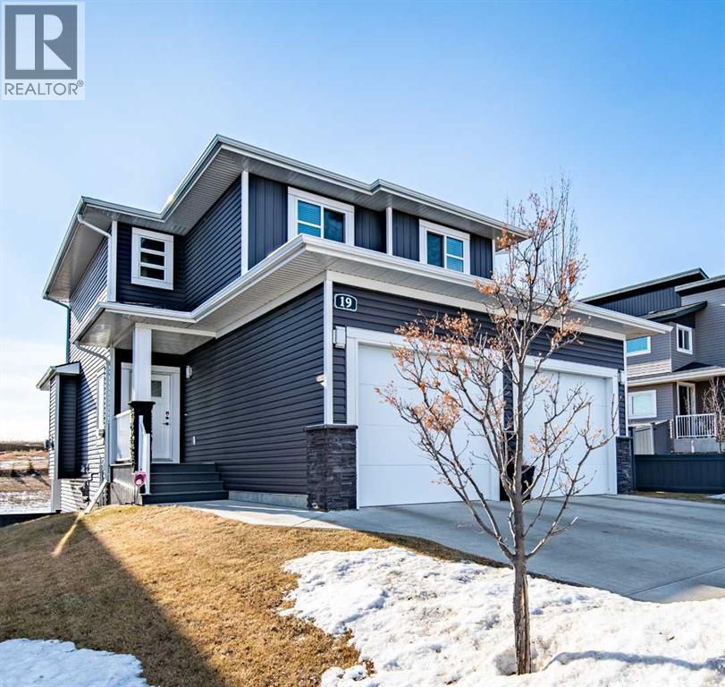 19 Vanveller Way, Sylvan Lake, Alberta  T4S 0M4 - Photo 1 - A2291138
