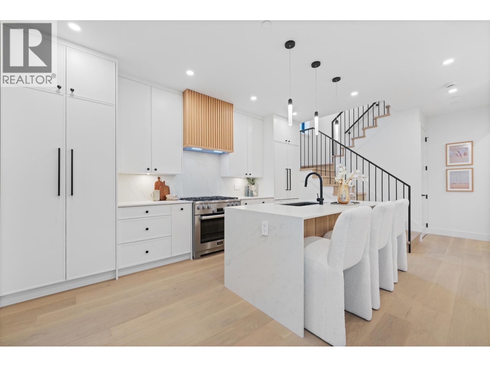 1 2846 W 12th Avenue, Vancouver, British Columbia  V6K 2P9 - Photo 2 - R3098098