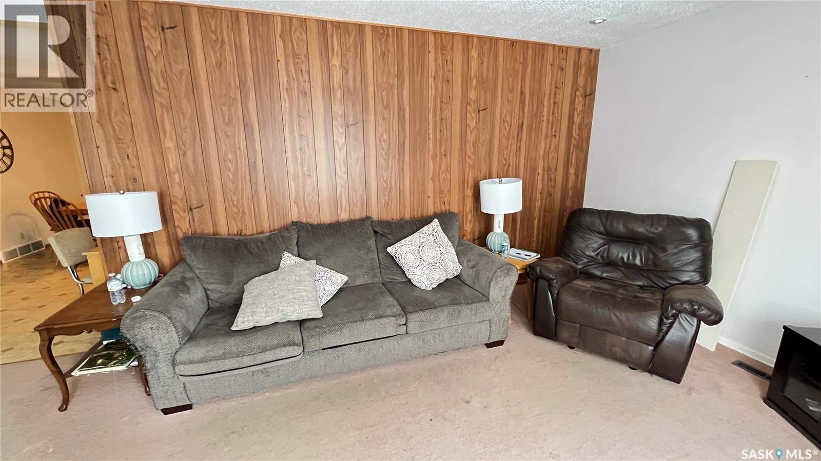 209 Hood Street, Maple Creek, Saskatchewan  S0N 1N0 - Photo 12 - SK033188