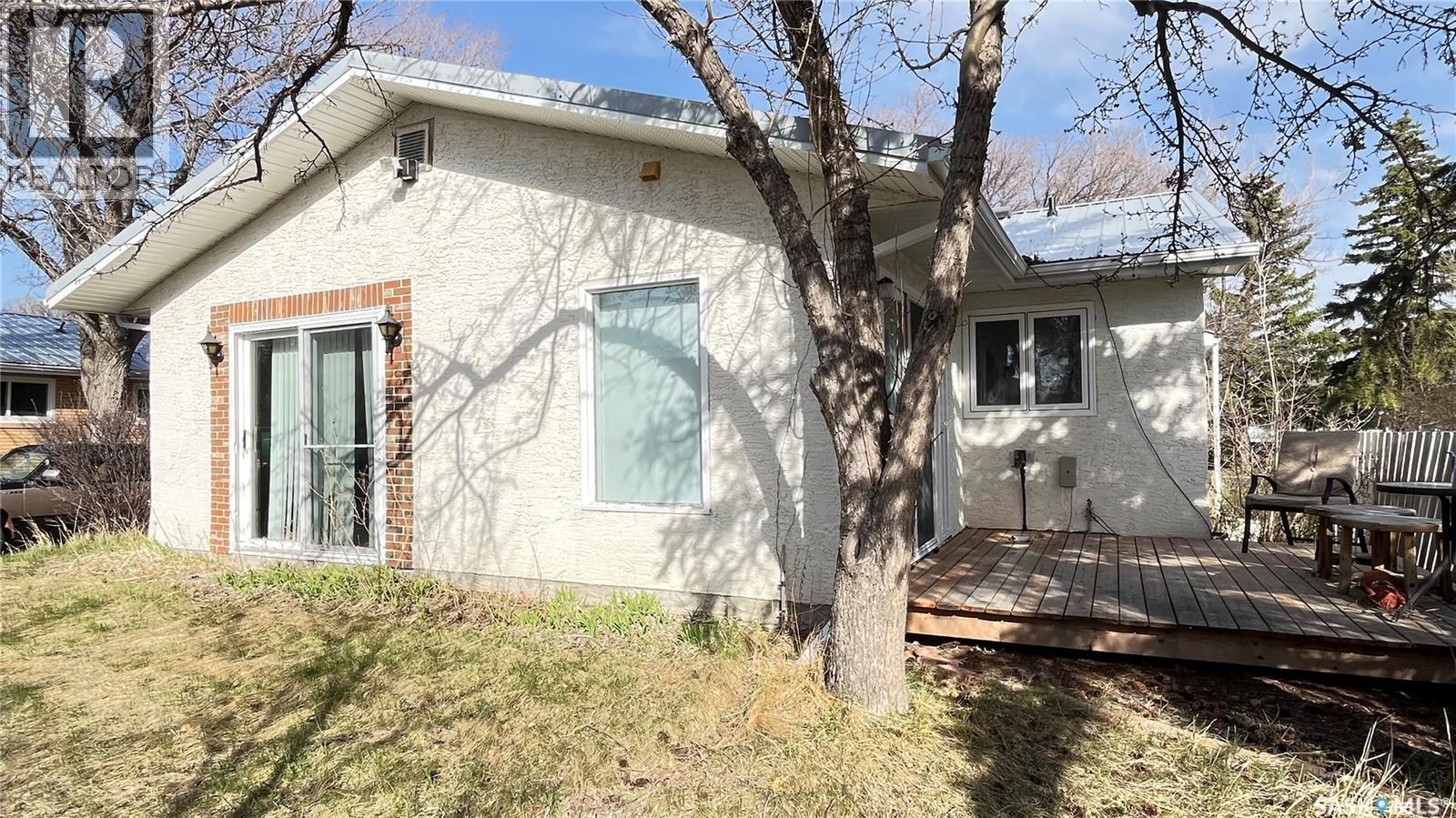 209 Hood Street, Maple Creek, Saskatchewan  S0N 1N0 - Photo 4 - SK033188