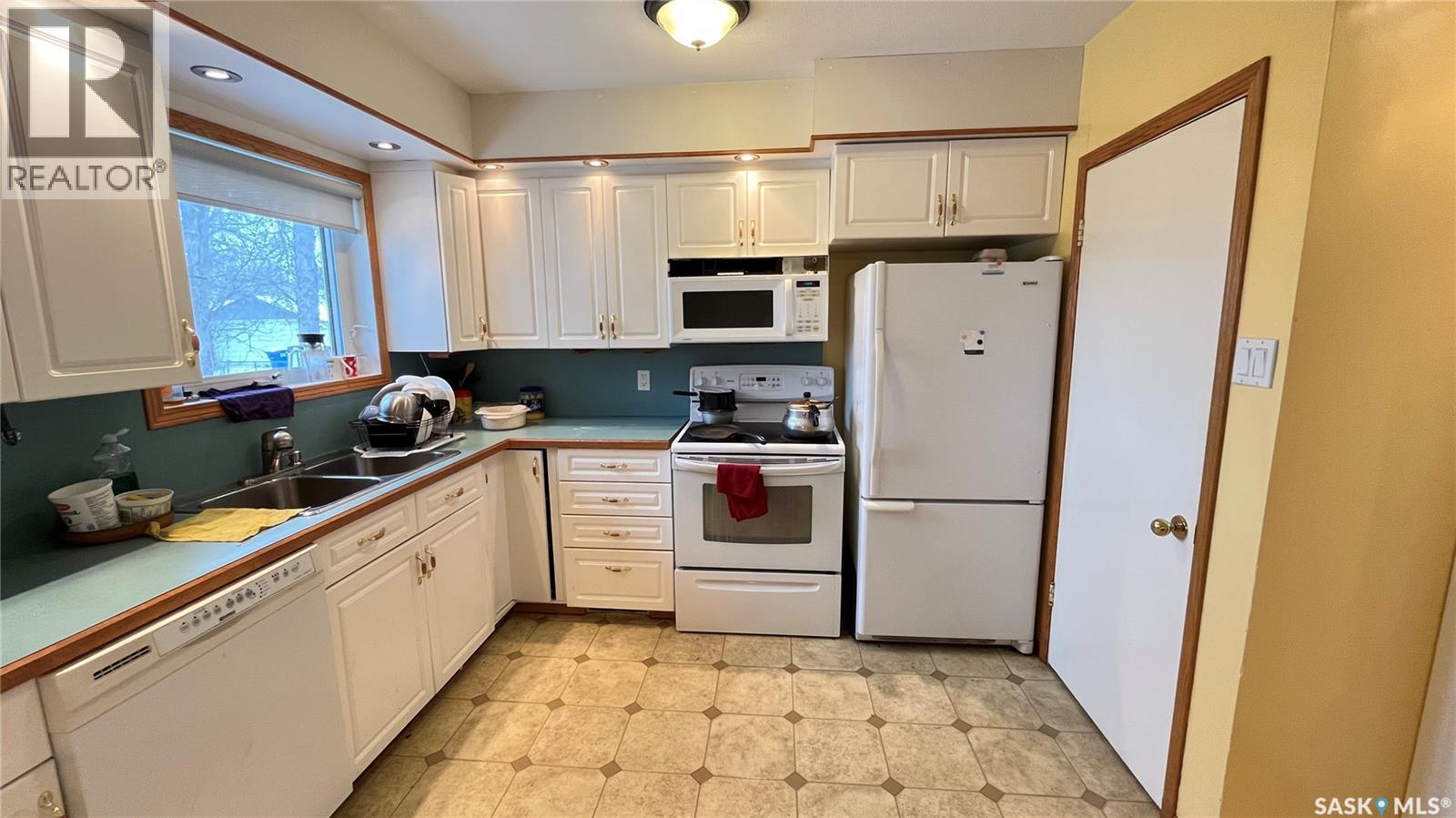 209 Hood Street, Maple Creek, Saskatchewan  S0N 1N0 - Photo 6 - SK033188