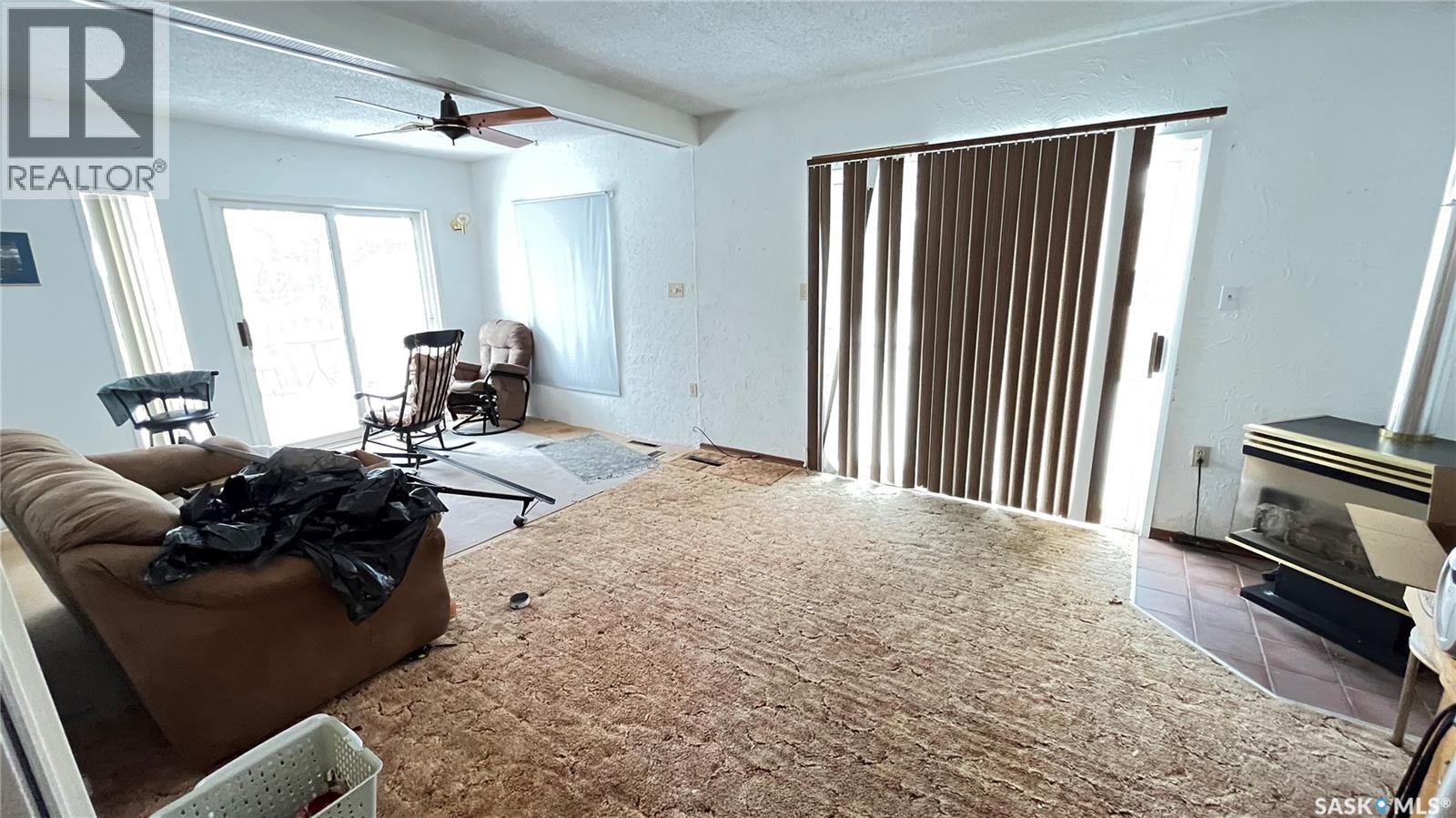 209 Hood Street, Maple Creek, Saskatchewan  S0N 1N0 - Photo 26 - SK033188