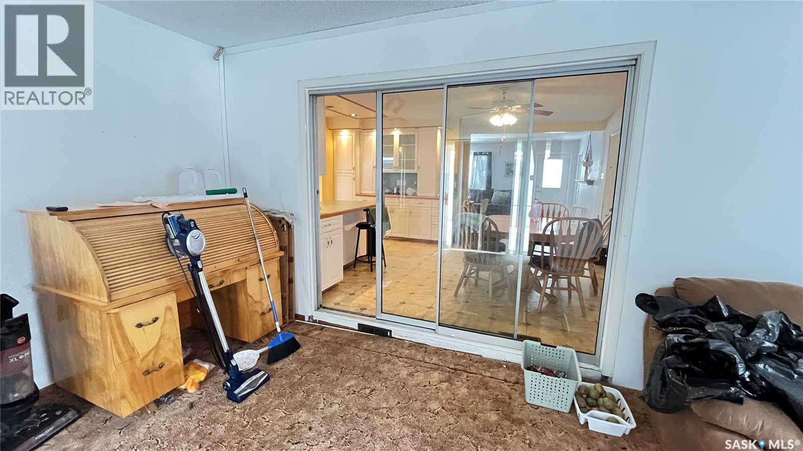 209 Hood Street, Maple Creek, Saskatchewan  S0N 1N0 - Photo 27 - SK033188