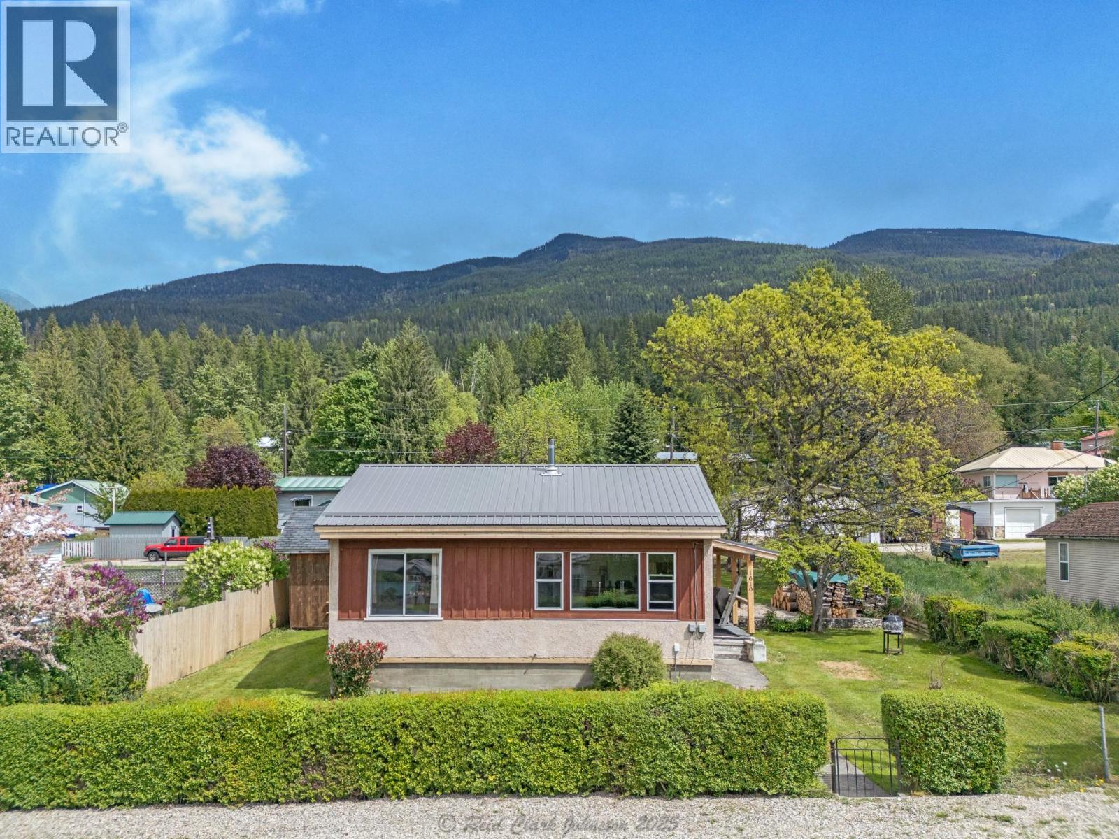 1610 EASTMAN Avenue, Riondel, British Columbia