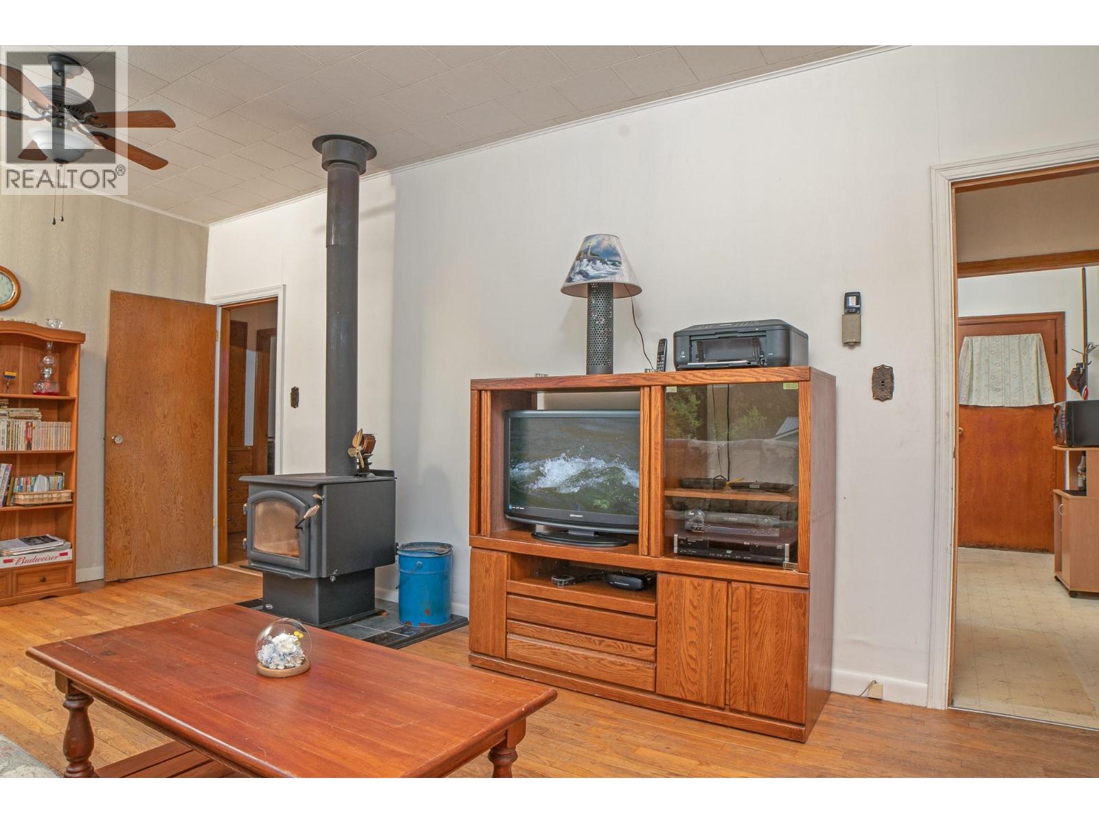 1610 Eastman Avenue, Riondel, British Columbia  V0B 2B0 - Photo 10 - 10380830