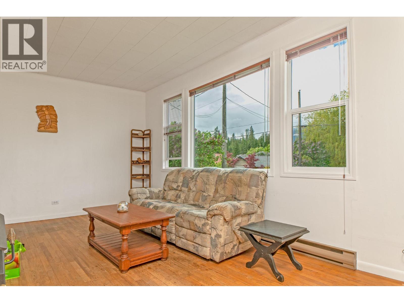 1610 Eastman Avenue, Riondel, British Columbia  V0B 2B0 - Photo 9 - 10380830