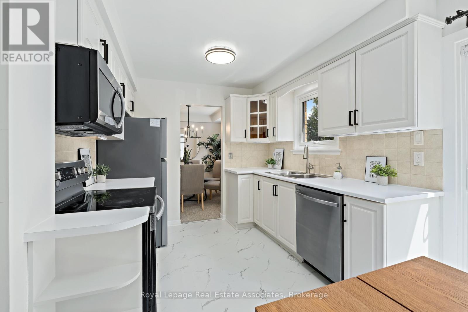 66 Lawndale Crescent, Brampton, Ontario  L6S 3L4 - Photo 17 - W13033842