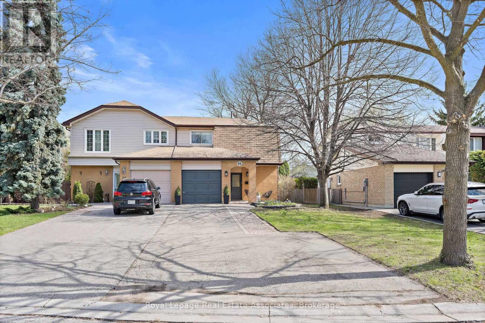 66 Lawndale Crescent, Brampton, Ontario  L6S 3L4 - Photo 2 - W13033842