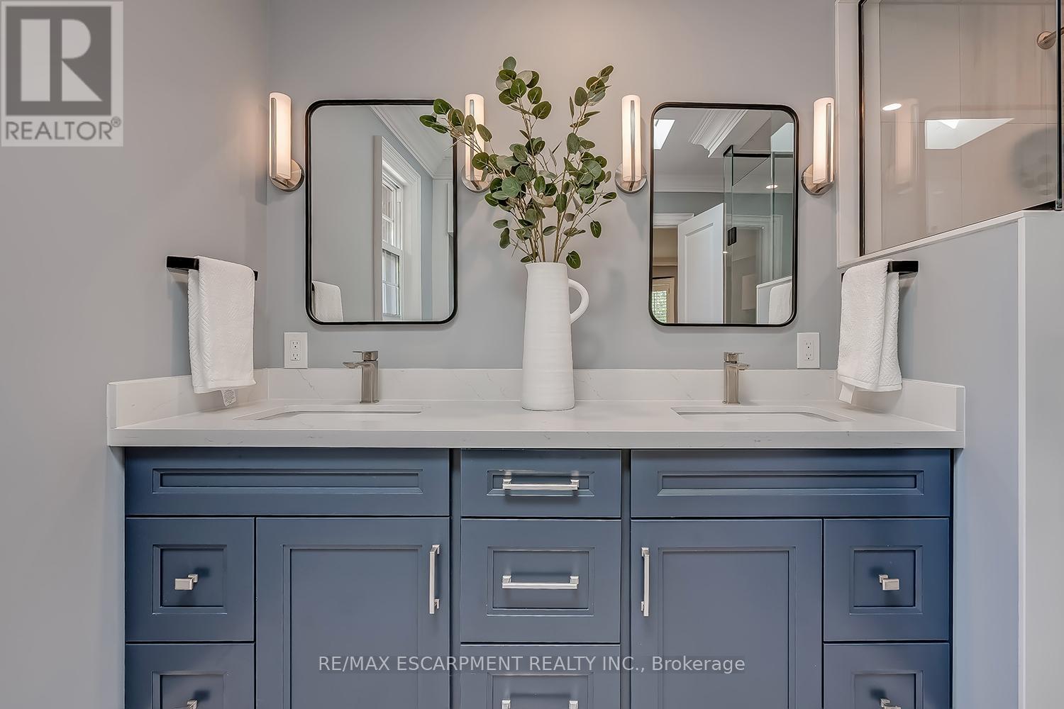 2428 Lakeshore Road, Burlington, Ontario  L7R 1C1 - Photo 24 - W13033868