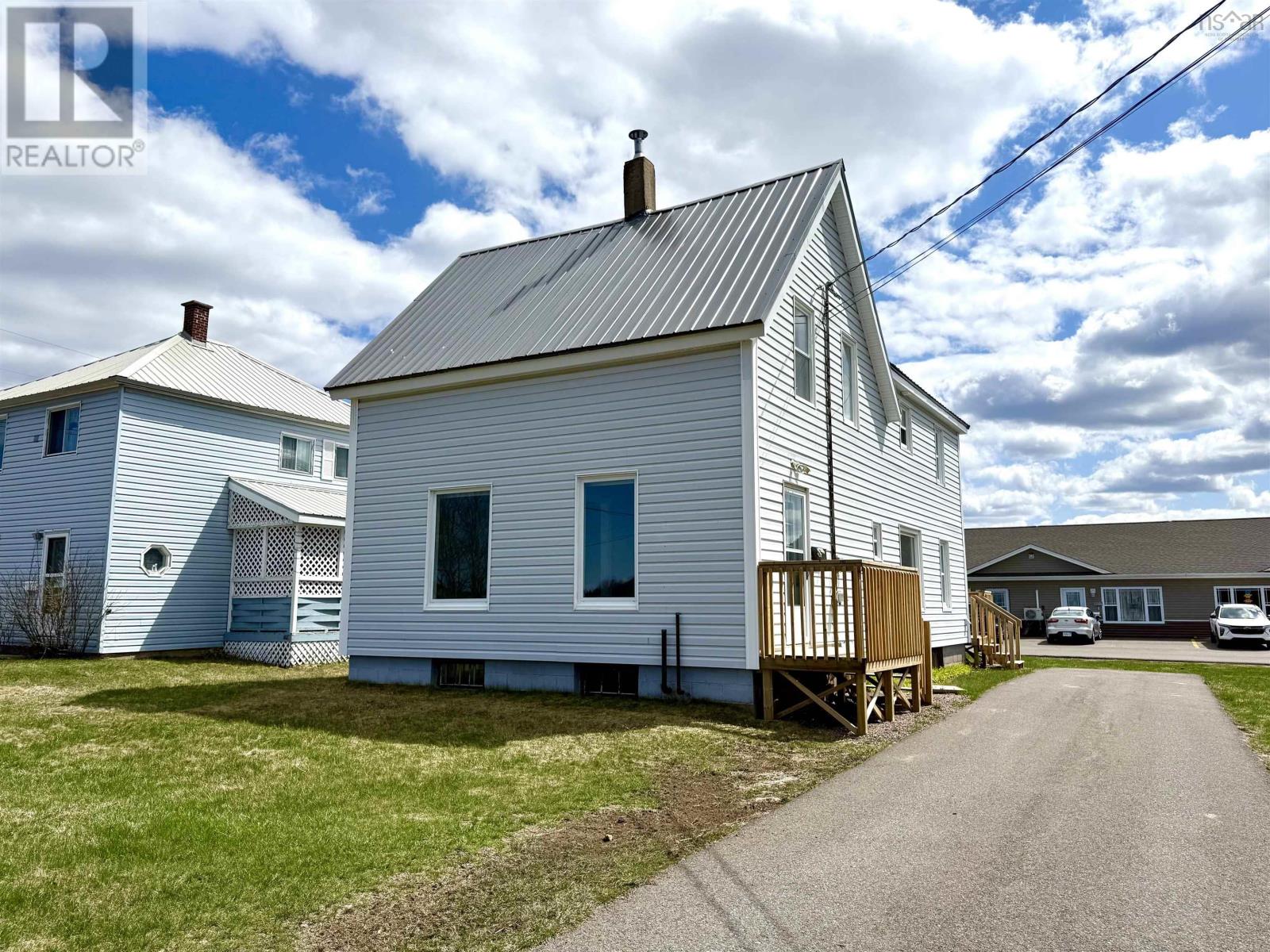 149 East Pleasant Street, Amherst, Nova Scotia