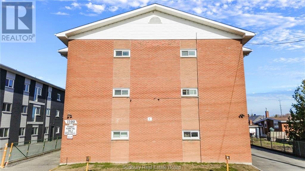 1590 Kelly Lake Road, Sudbury, Ontario  P3E 4M1 - Photo 2 - 2124668