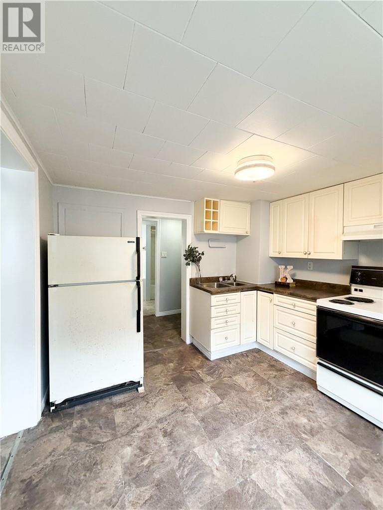 381 Bessie Avenue, Sudbury, Ontario  P3C 4H6 - Photo 6 - 2126237