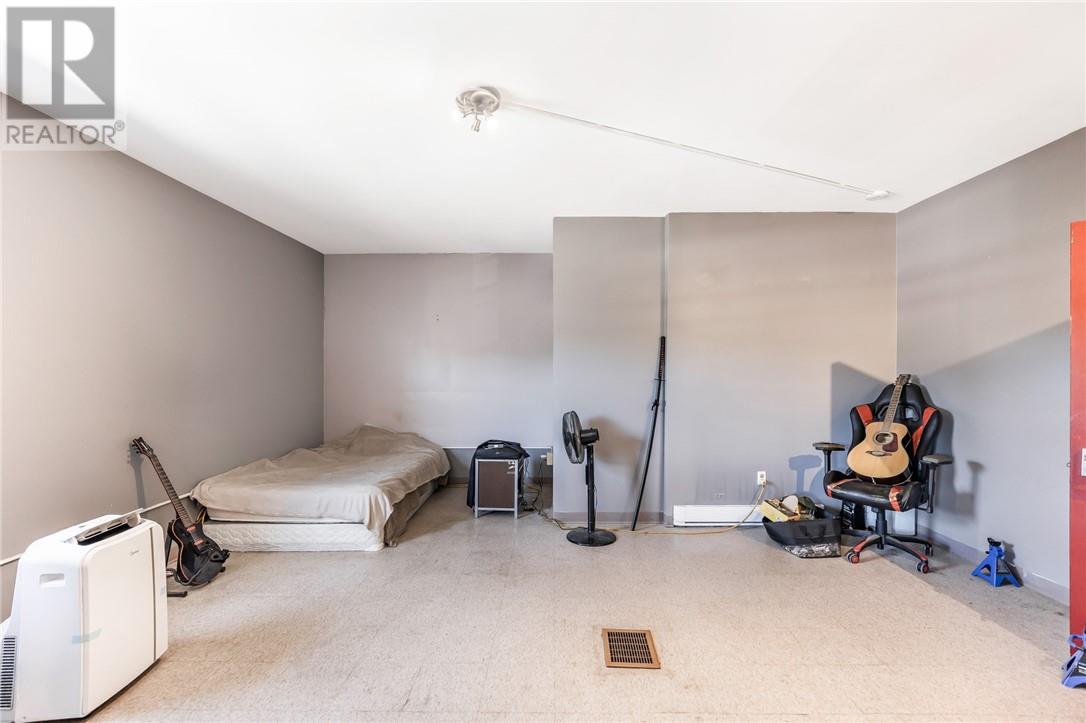 402 Frood Road, Sudbury, Ontario  P3C 4Z8 - Photo 42 - 2126342