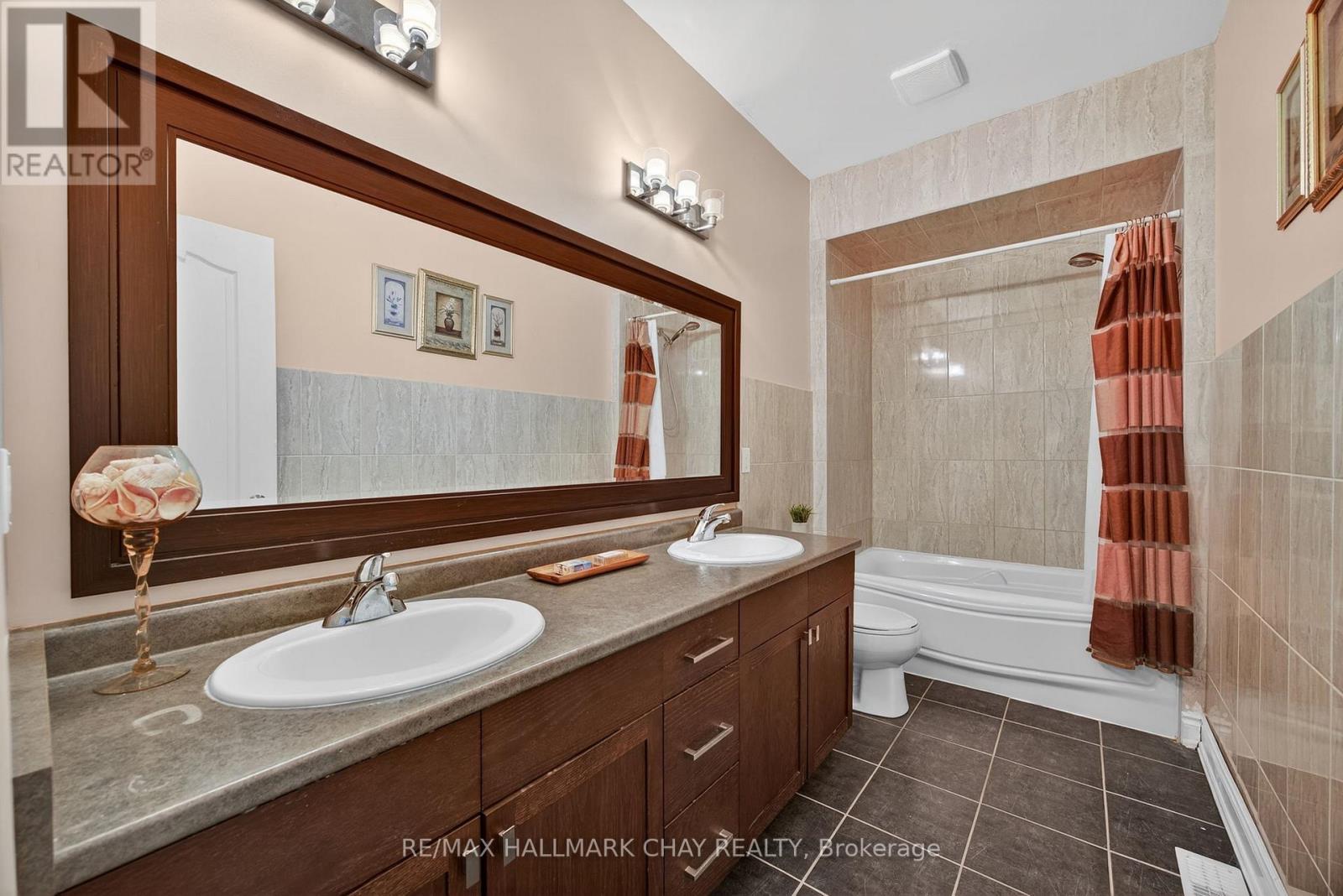 60 Brownley Lane, Essa, Ontario  L3W 0P9 - Photo 28 - N12996472