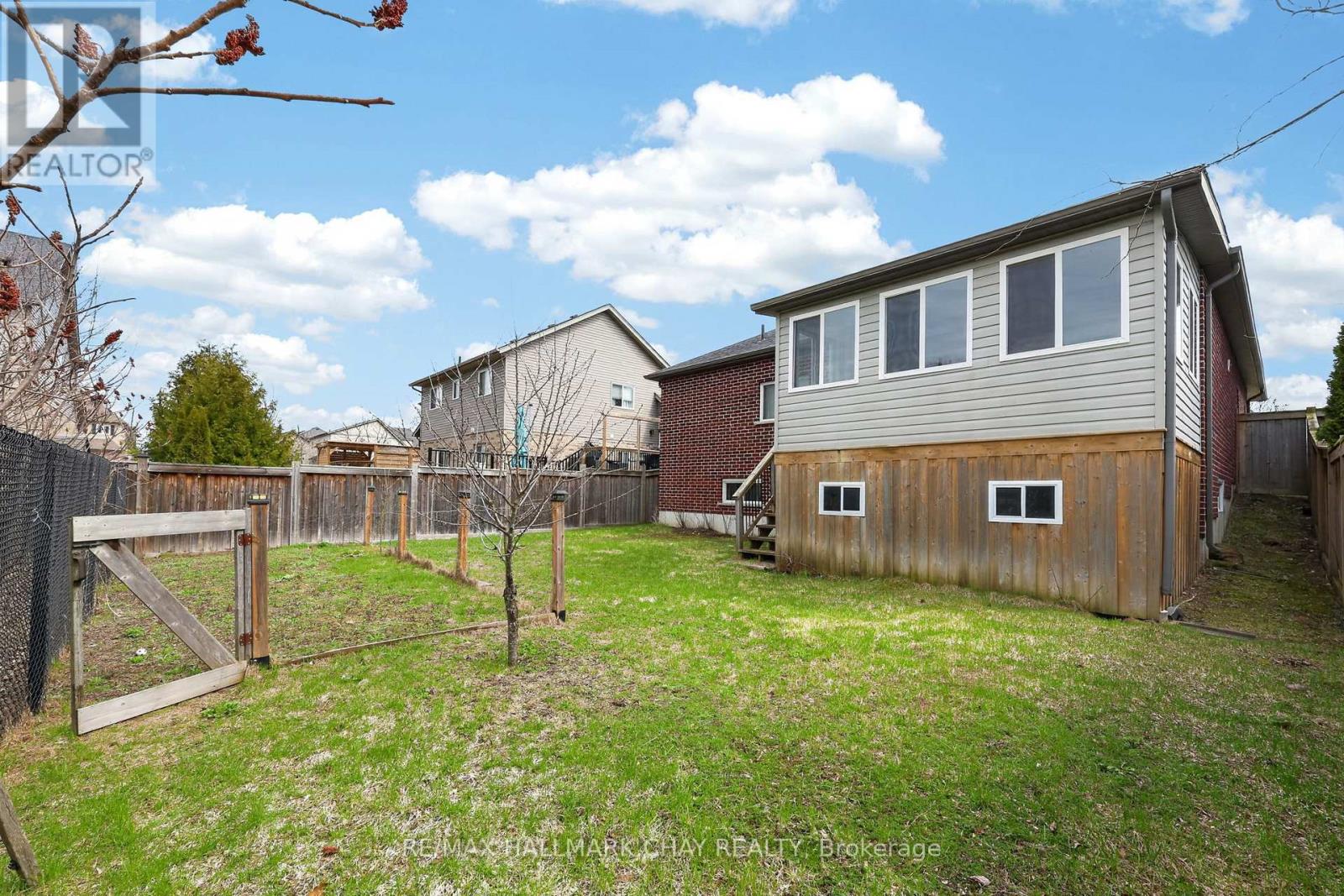 60 Brownley Lane, Essa, Ontario  L3W 0P9 - Photo 35 - N12996472