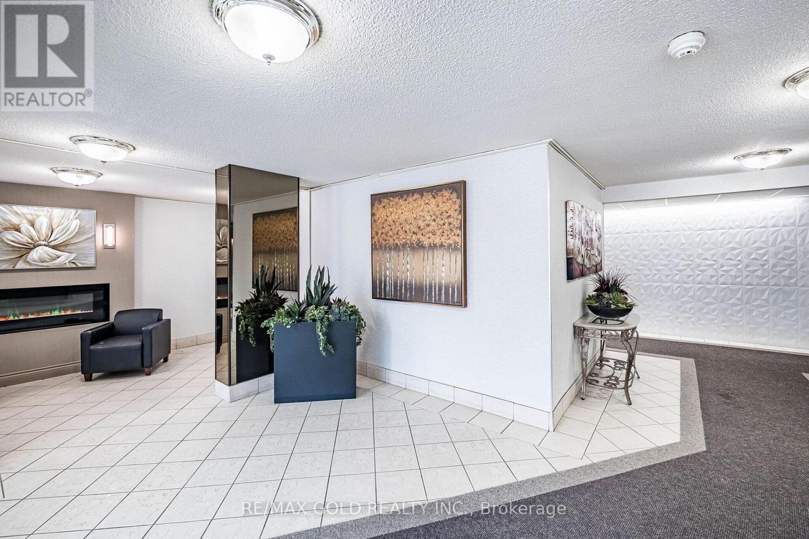 404 - 18 Knightsbridge Road, Brampton, Ontario  L6T 3X5 - Photo 5 - W13030614