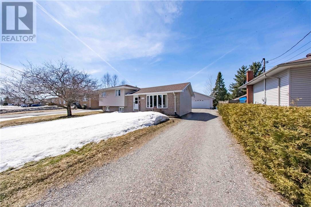 195 Rayside Avenue, Azilda, Ontario  P0M 1B0 - Photo 1 - 2127149