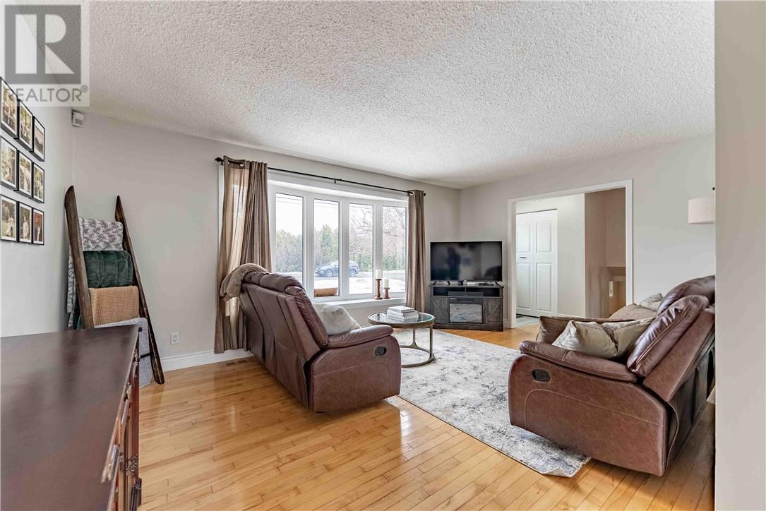 195 Rayside Avenue, Azilda, Ontario  P0M 1B0 - Photo 10 - 2127149