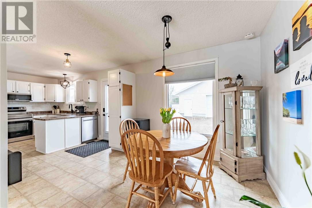 195 Rayside Avenue, Azilda, Ontario  P0M 1B0 - Photo 11 - 2127149