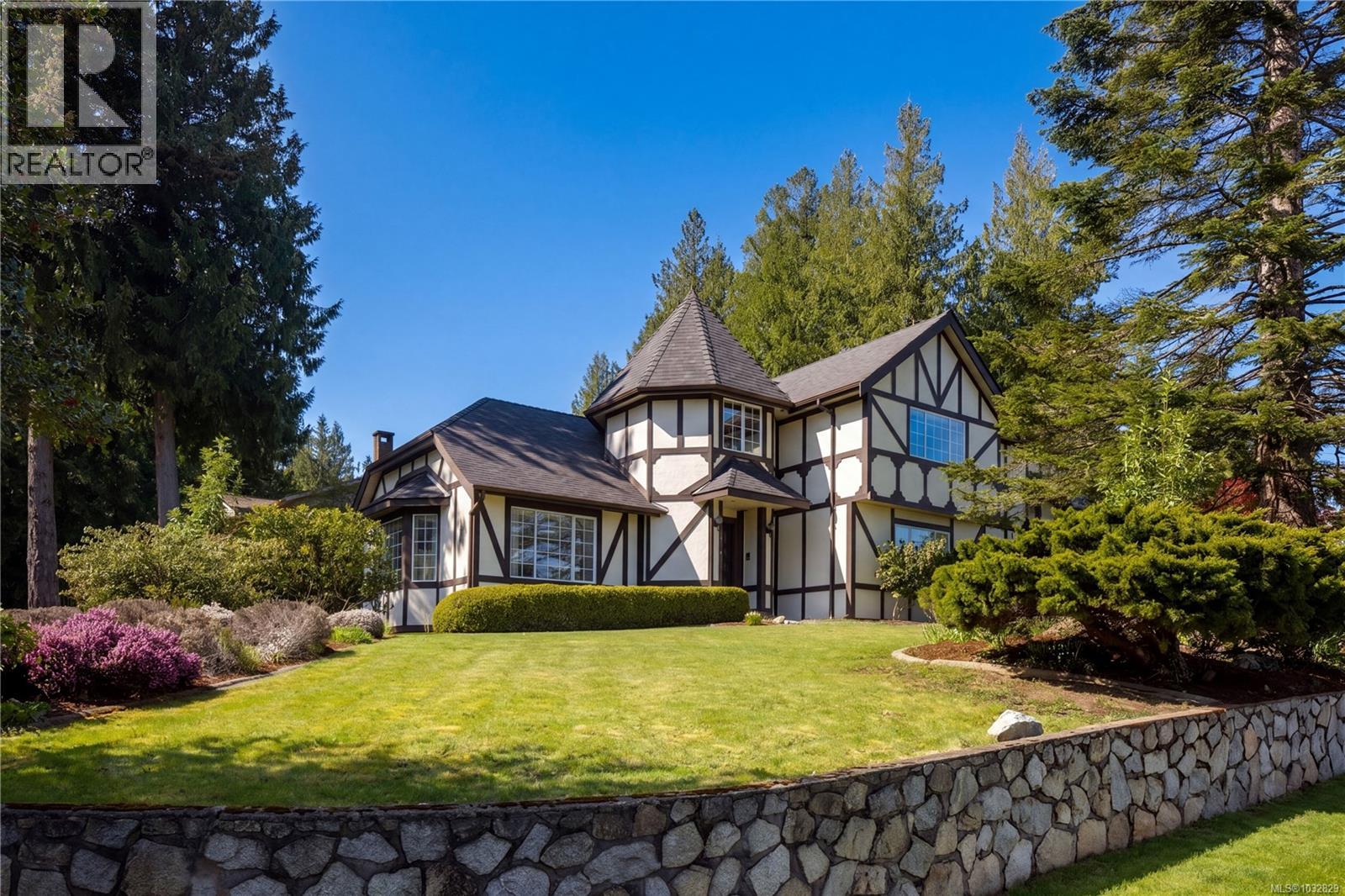 1753 Mayneview Terr, North Saanich, British Columbia  V8L 4L5 - Photo 1 - 1032829