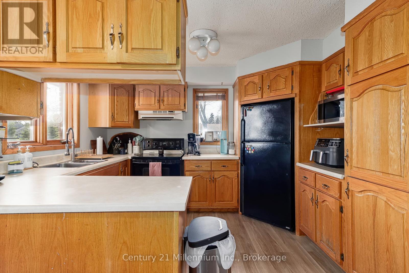 213 Jane Street, Clearview, Ontario  L0M 1S0 - Photo 13 - S12877204