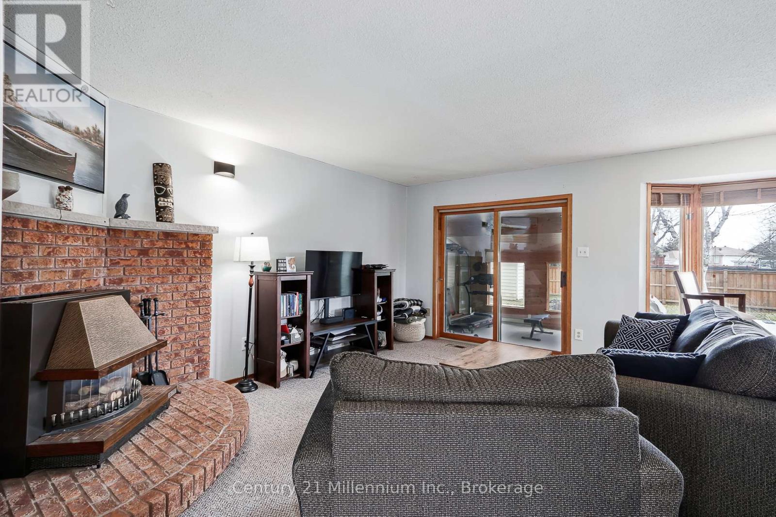 213 Jane Street, Clearview, Ontario  L0M 1S0 - Photo 16 - S12877204