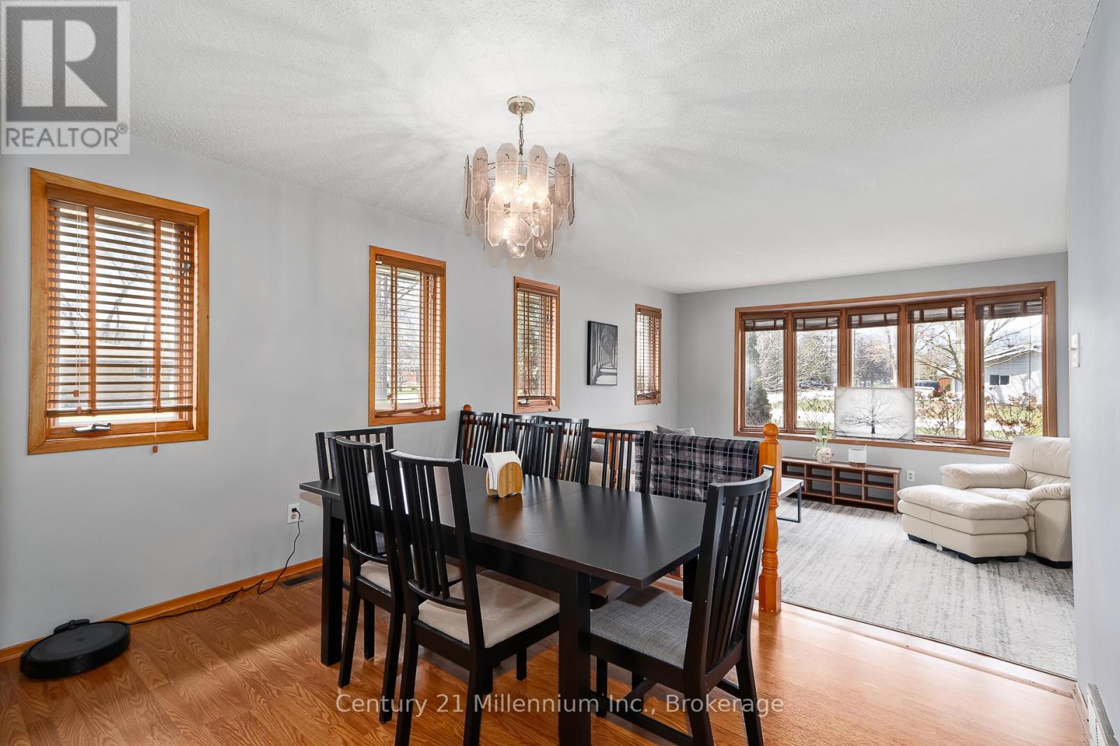 213 Jane Street, Clearview, Ontario  L0M 1S0 - Photo 12 - S12877204