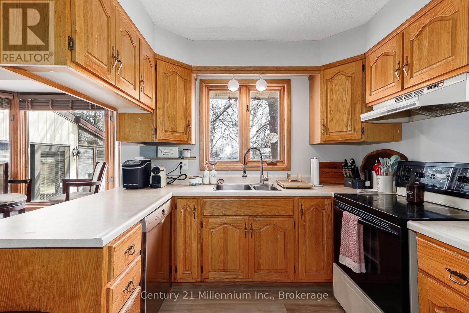 213 Jane Street, Clearview, Ontario  L0M 1S0 - Photo 14 - S12877204