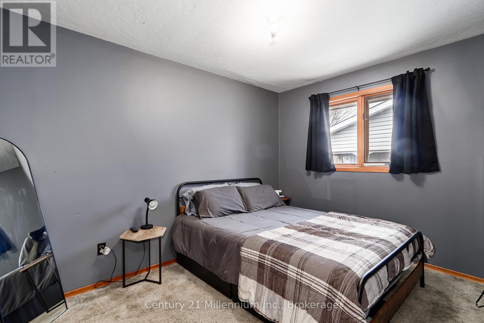 213 Jane Street, Clearview, Ontario  L0M 1S0 - Photo 22 - S12877204